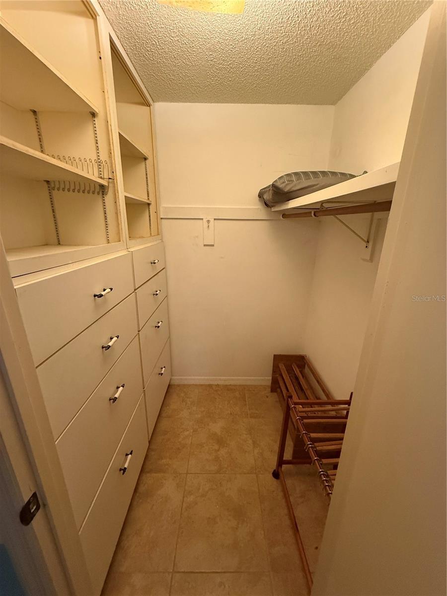 PADDOCK VILLAS - Residential