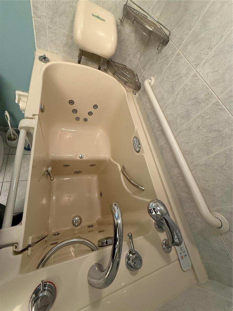 PADDOCK VILLAS - Residential