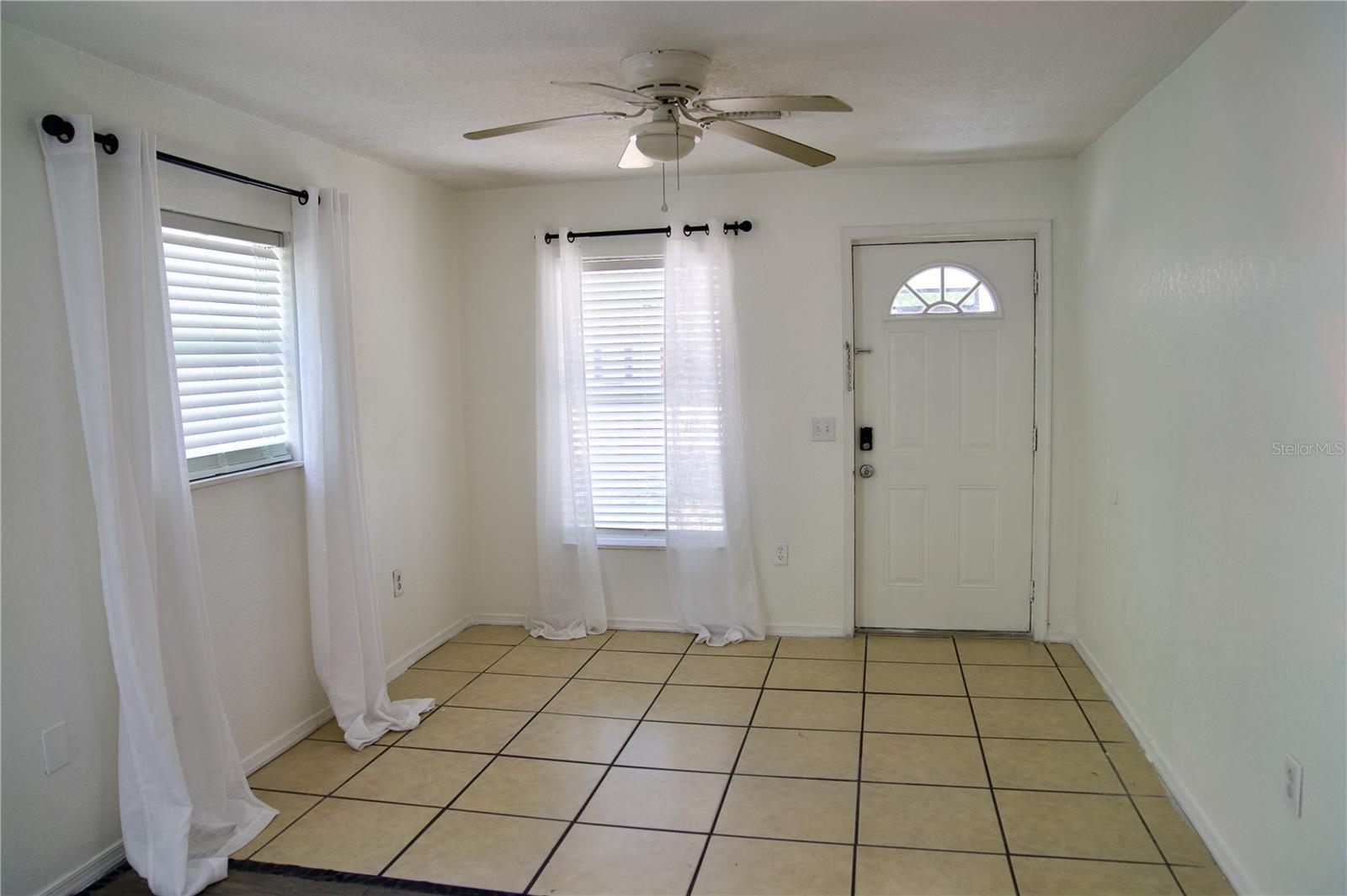MOUNT DORA MOUNT DORA HEIGHTS - Residential