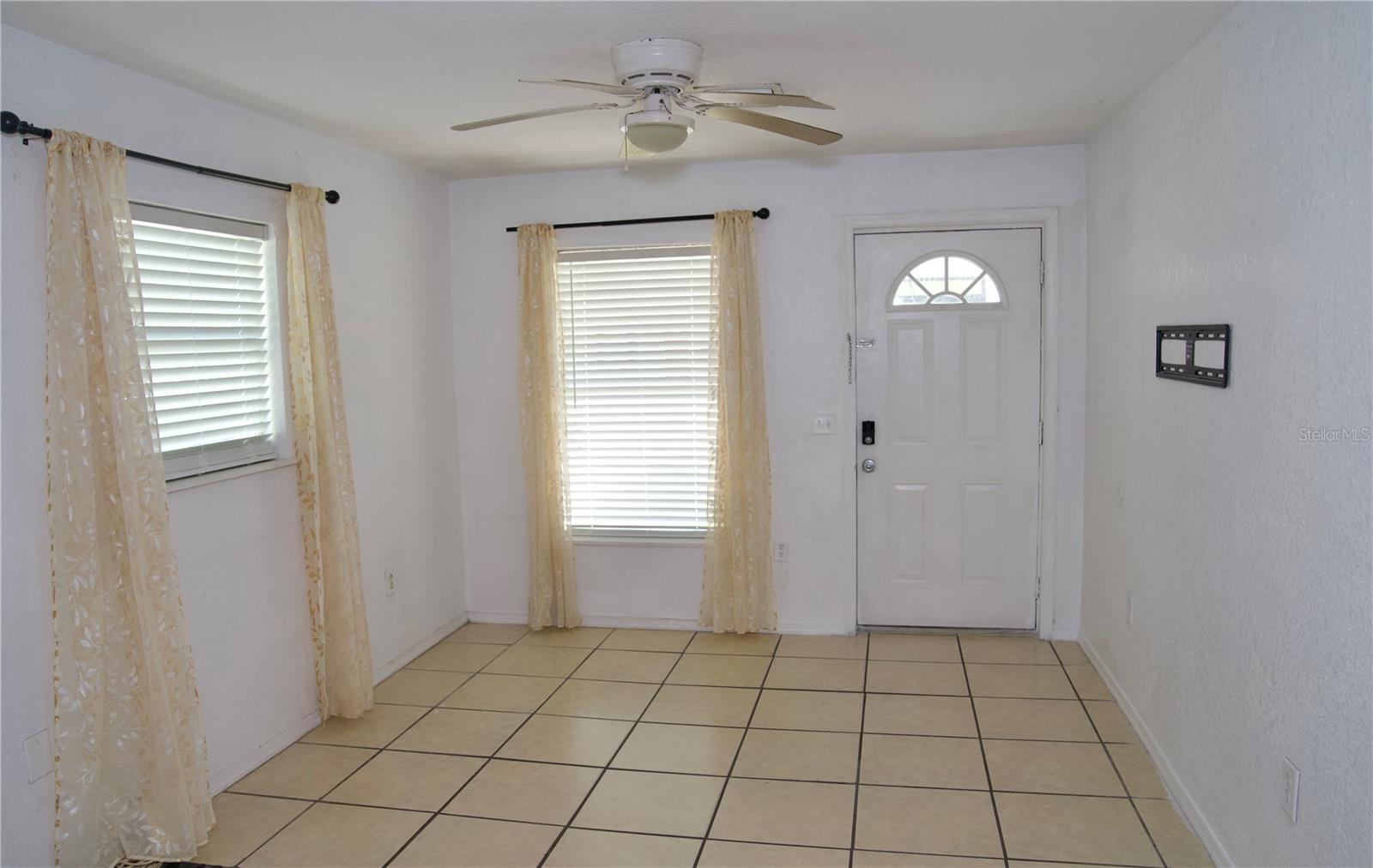 MOUNT DORA MOUNT DORA HEIGHTS - Residential