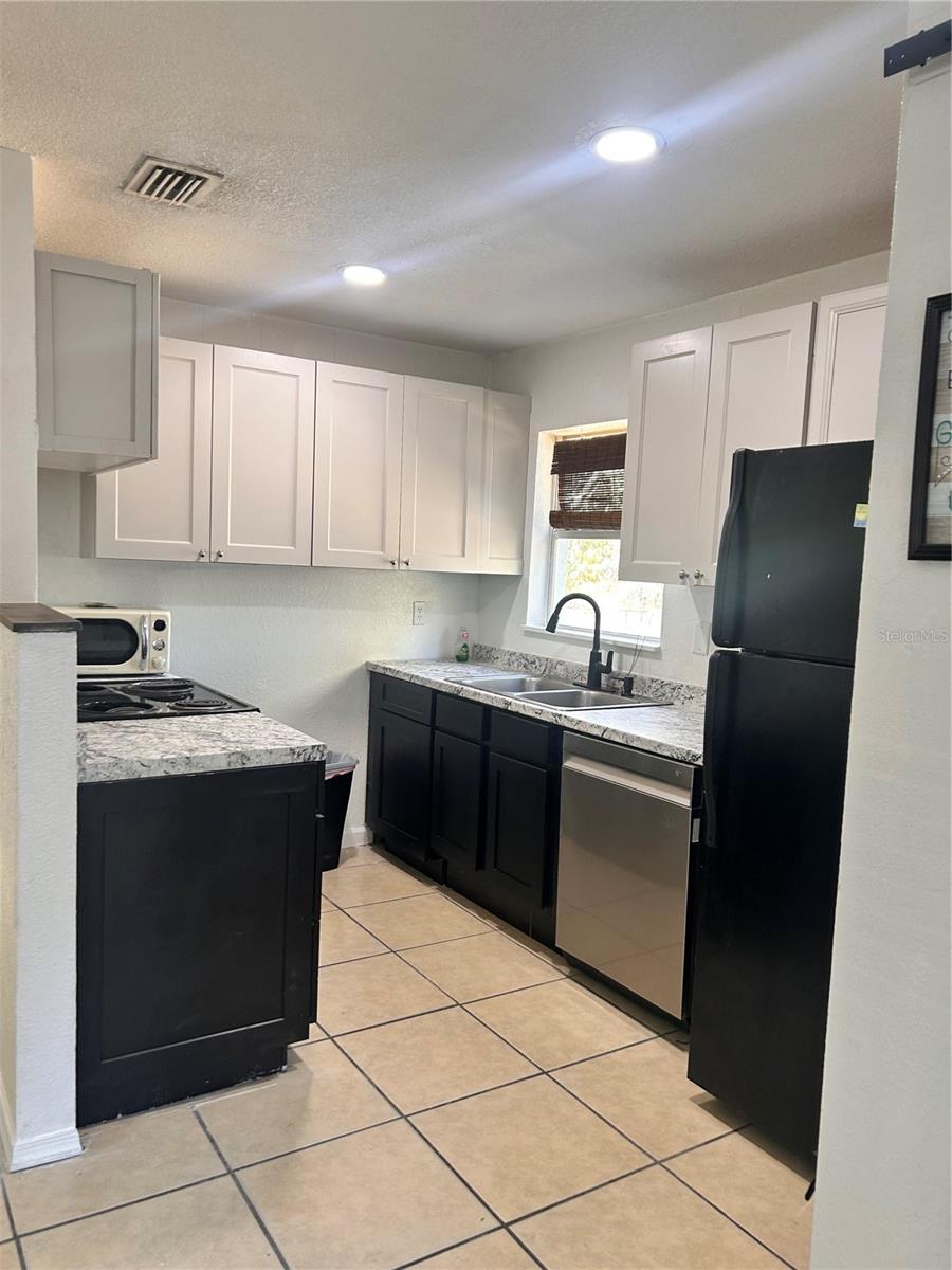 MOUNT DORA MOUNT DORA HEIGHTS - Residential