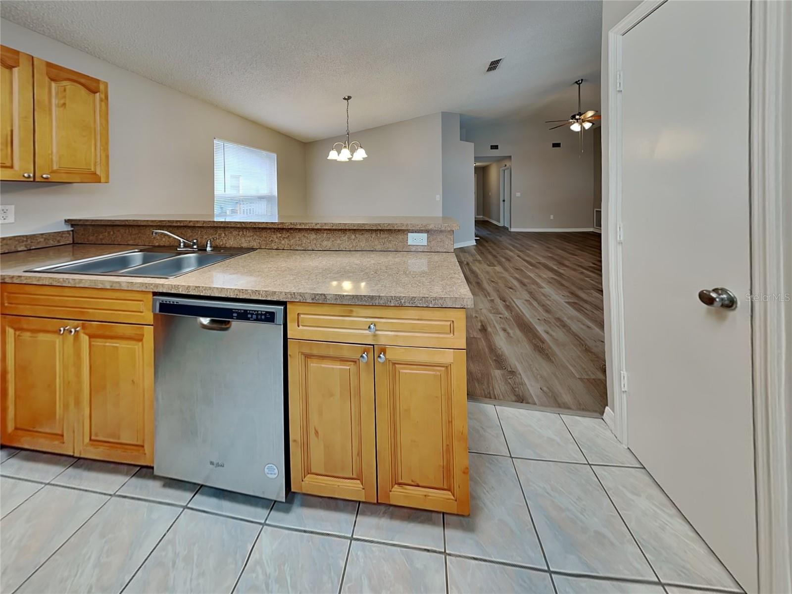 WHISPER LAKE 01 - Residential Lease