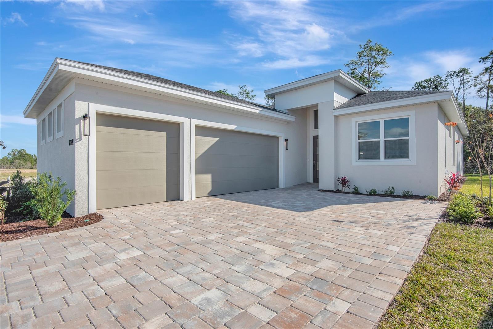 1062 LILIANA DRIVE