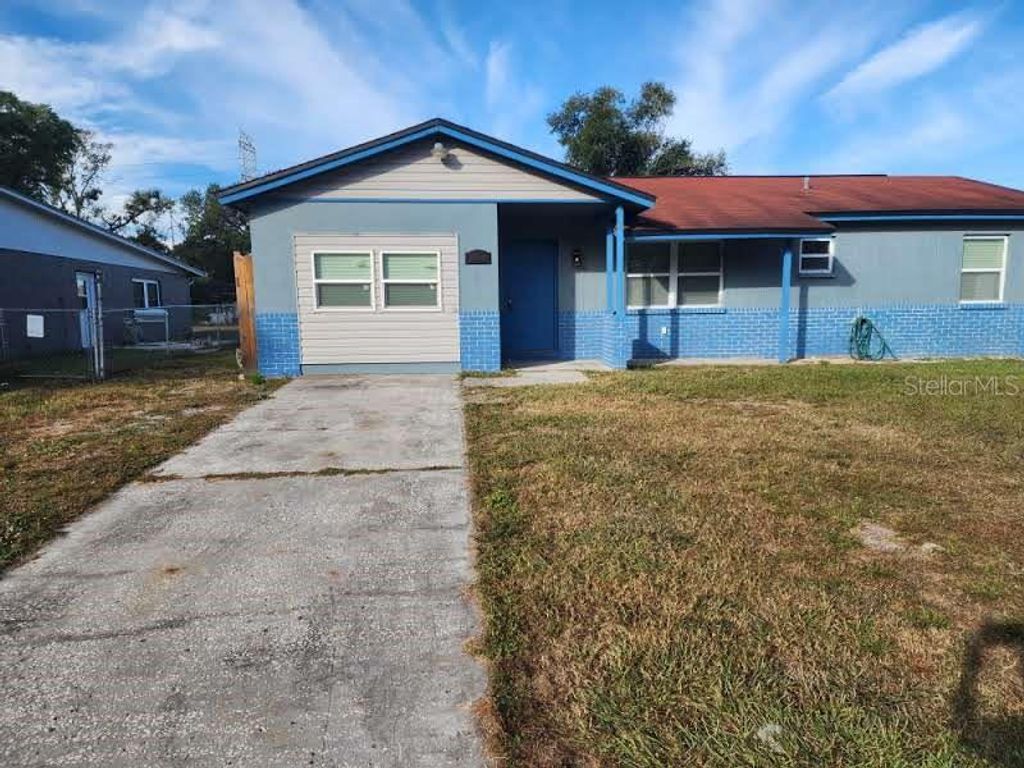 Photo of 8522 Tidewater Trail, Tampa, FL 33619 (MLS # TB8442347)