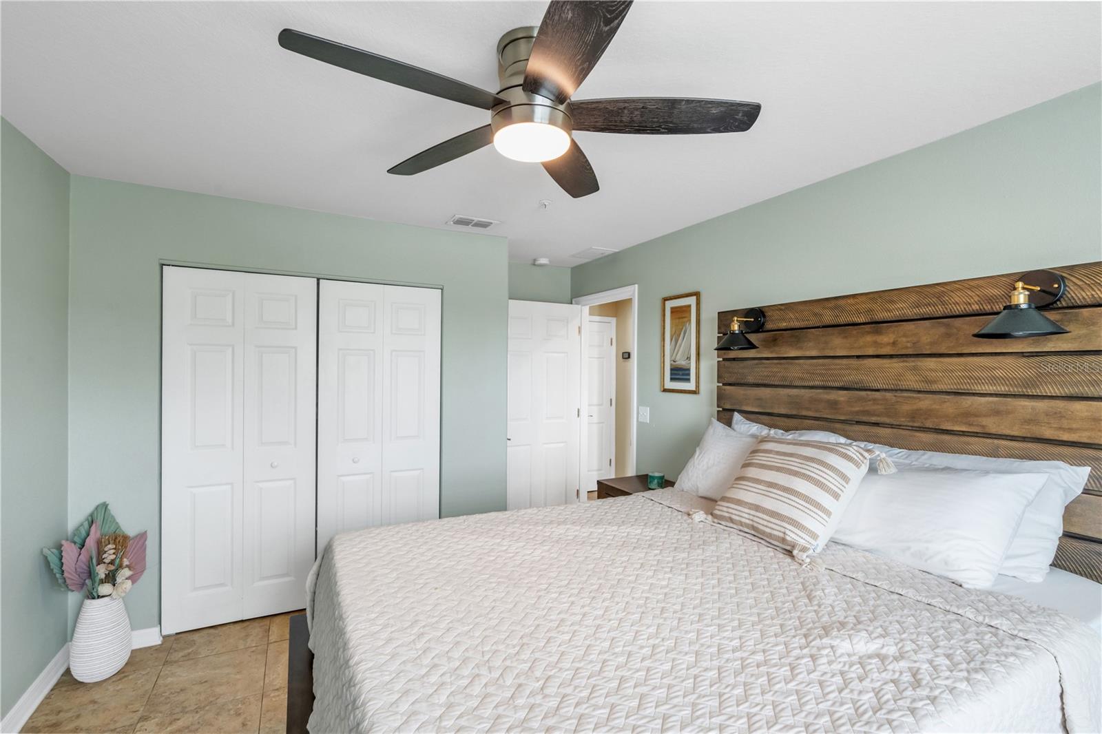 REGENCY PALMS CONDOMINIUMS - Residential