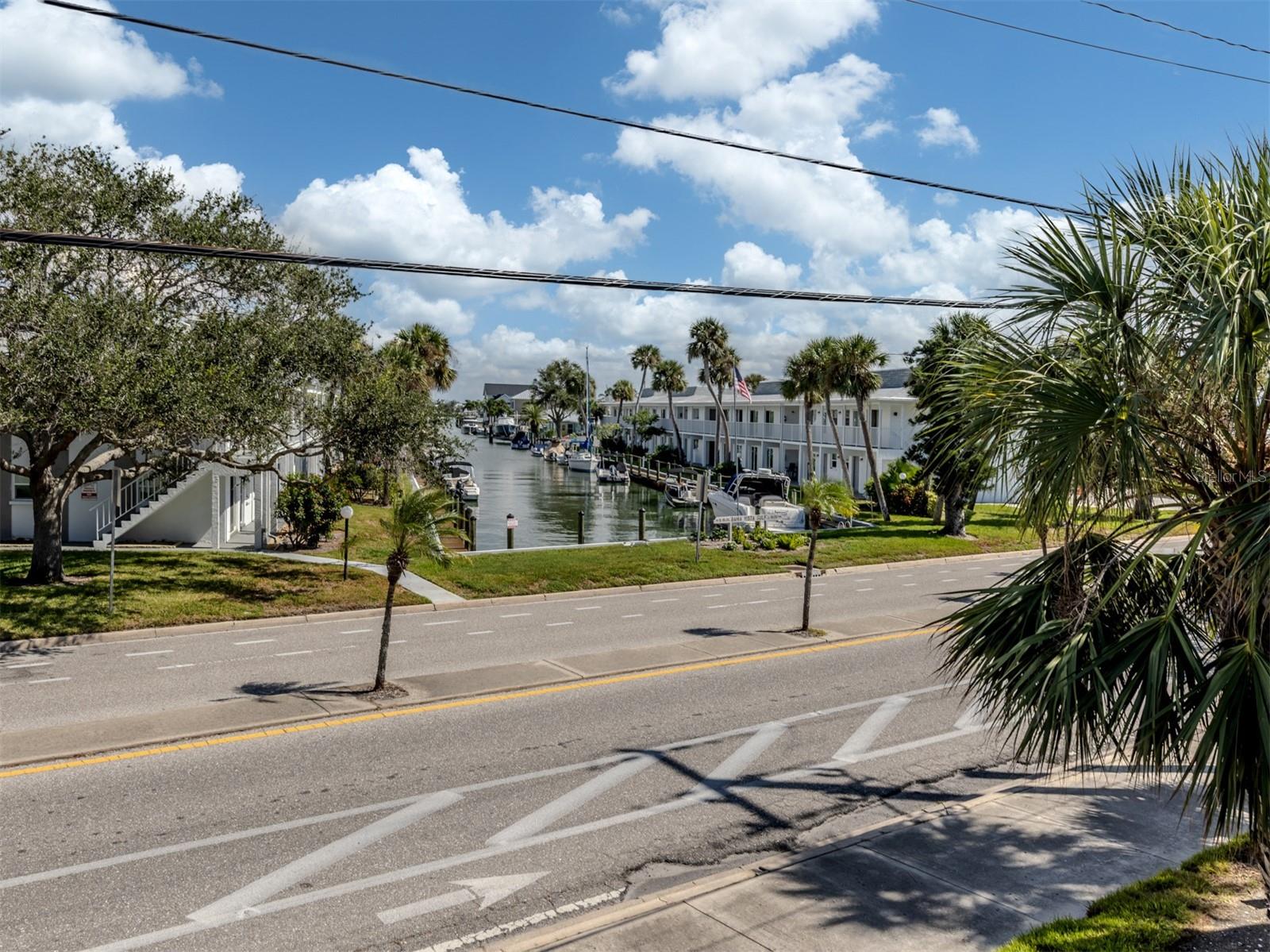 BAHIA VISTA GULF - Residential