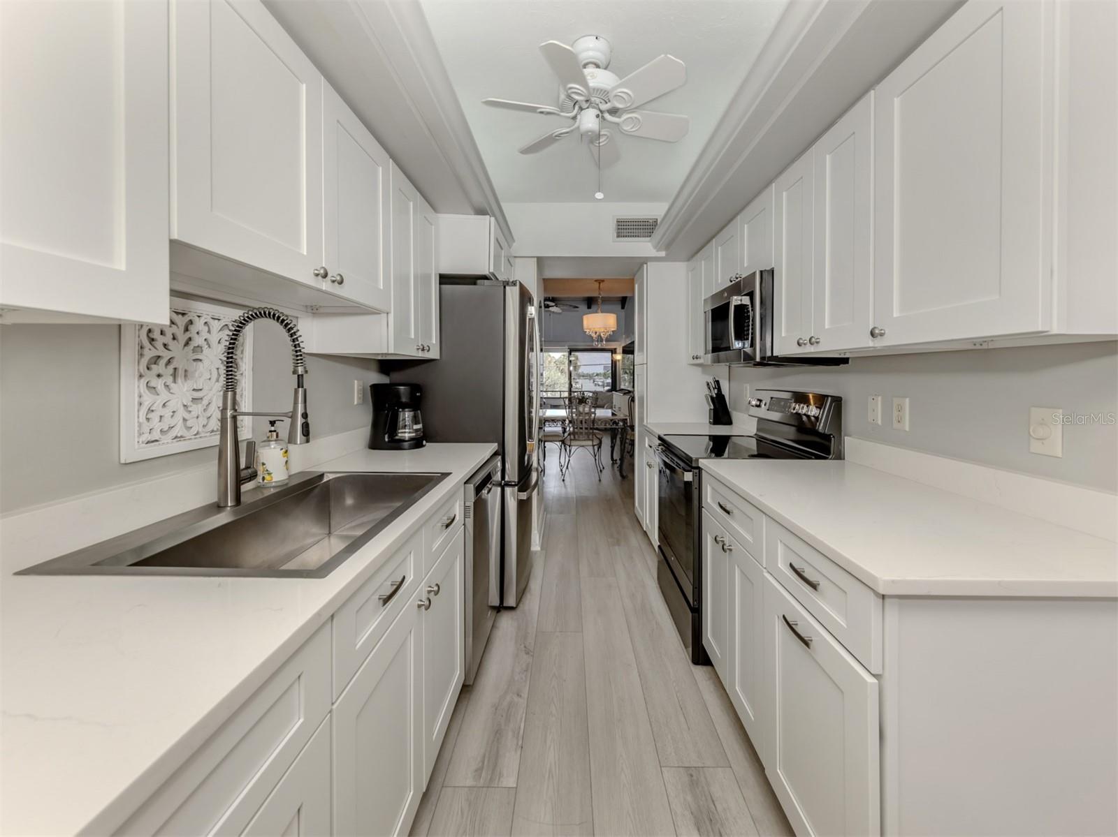 BAHIA VISTA GULF - Residential