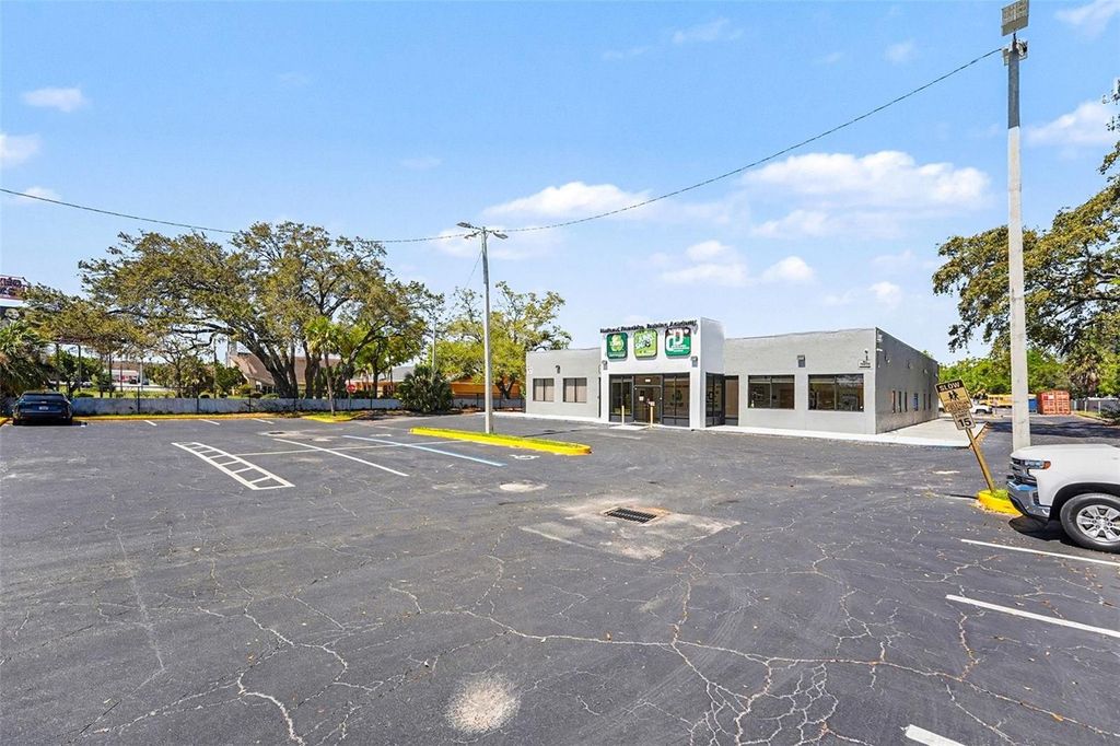 Photo of 2304 E Busch Boulevard, Tampa, FL 33612 (MLS # TB8489029)