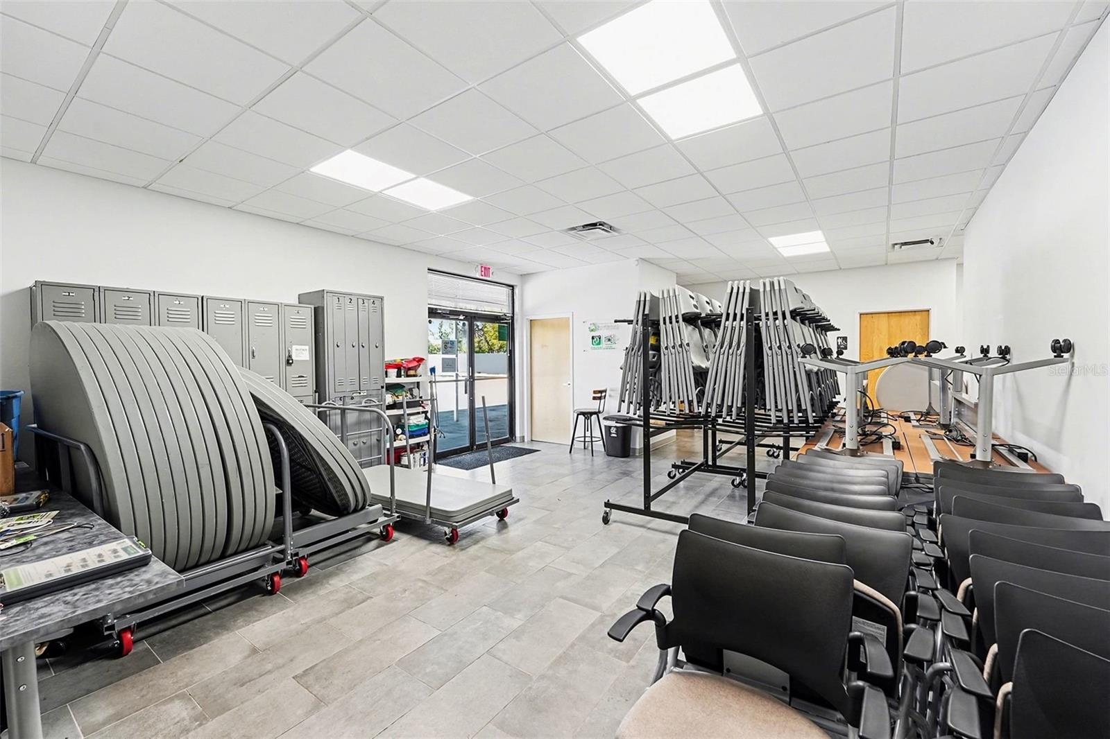 TEMPLE TERRACES - Commercial Sale