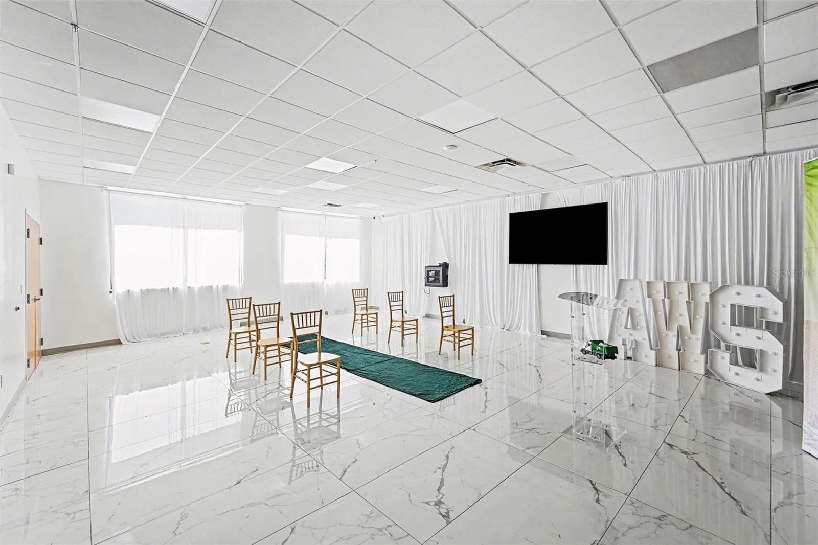 TEMPLE TERRACES - Commercial Sale