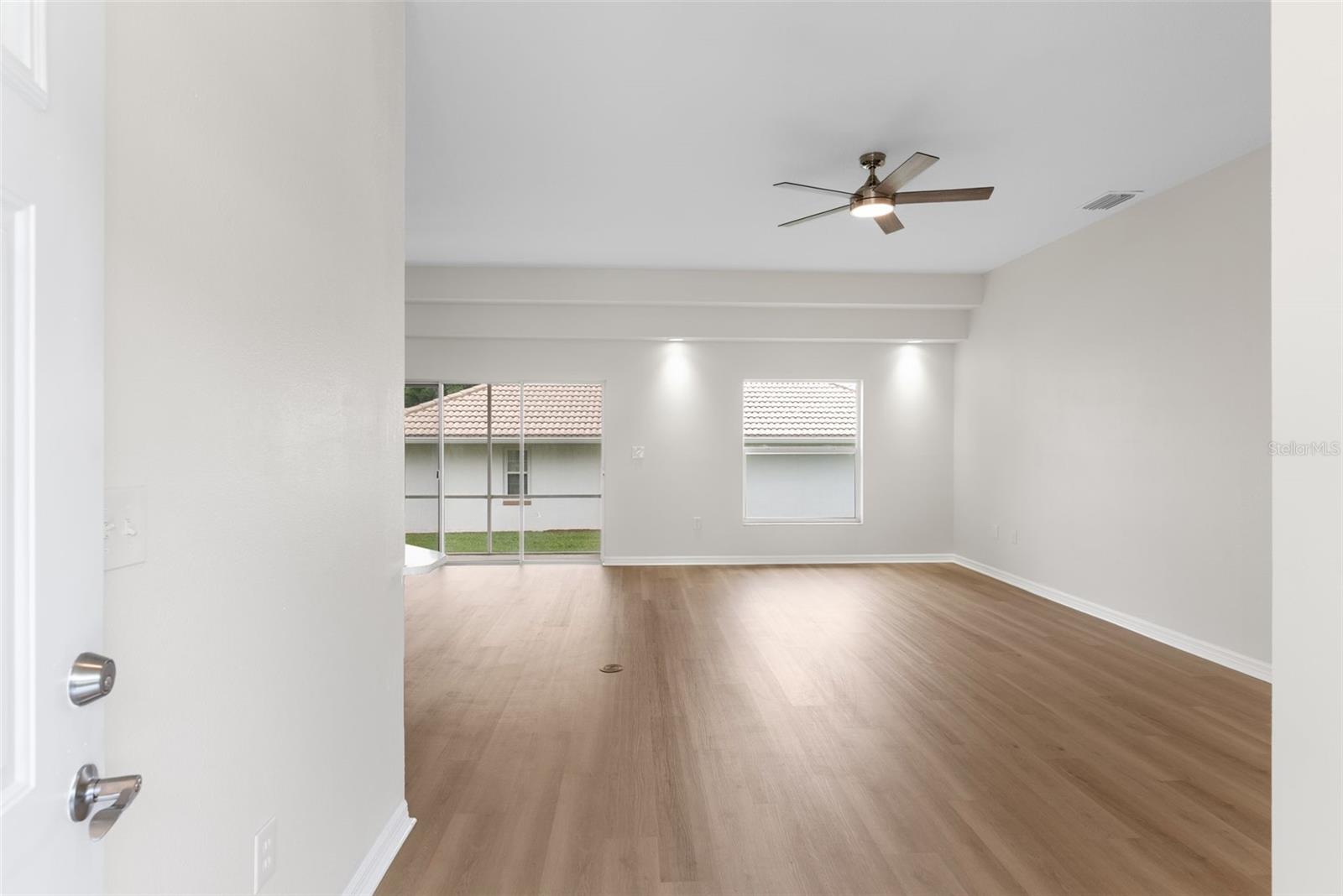 ARIANA HARBOR - Residential