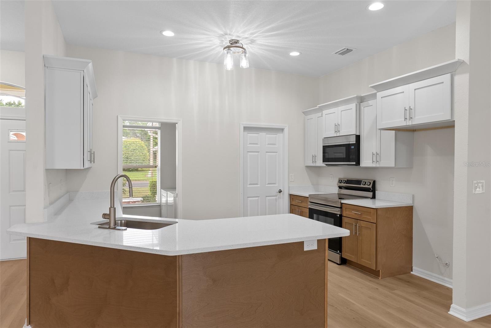 ARIANA HARBOR - Residential