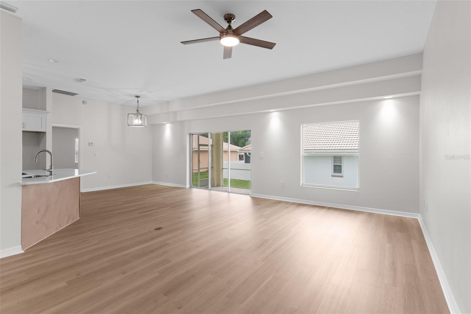 ARIANA HARBOR - Residential