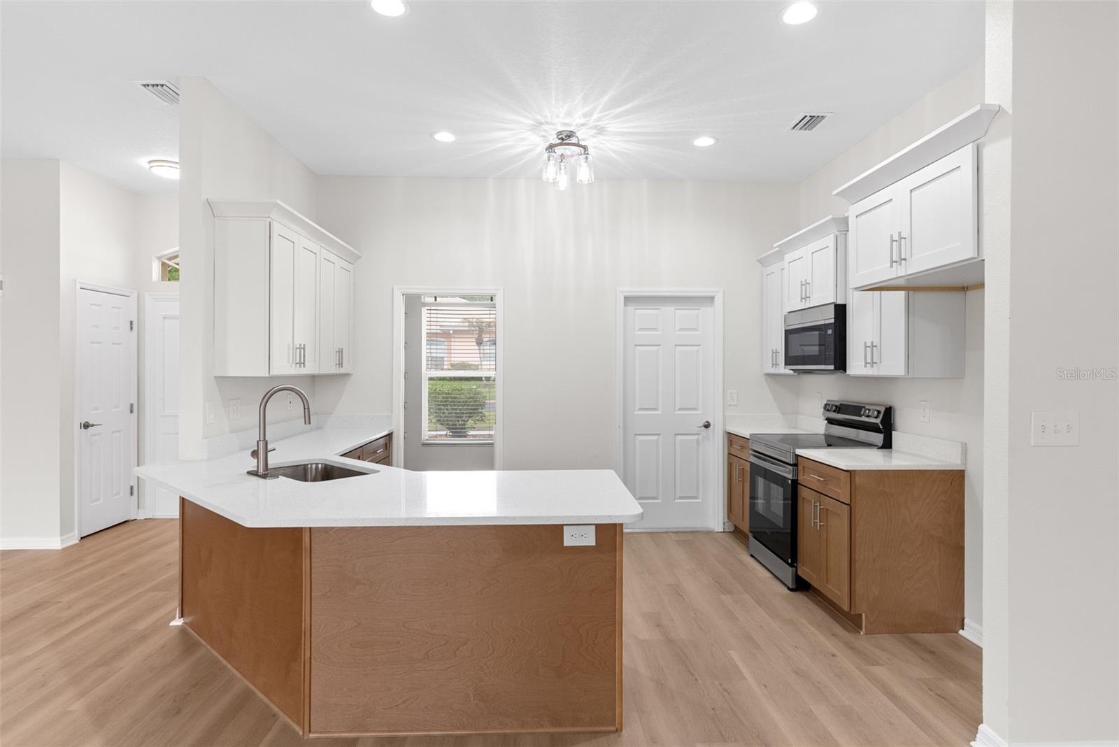 ARIANA HARBOR - Residential