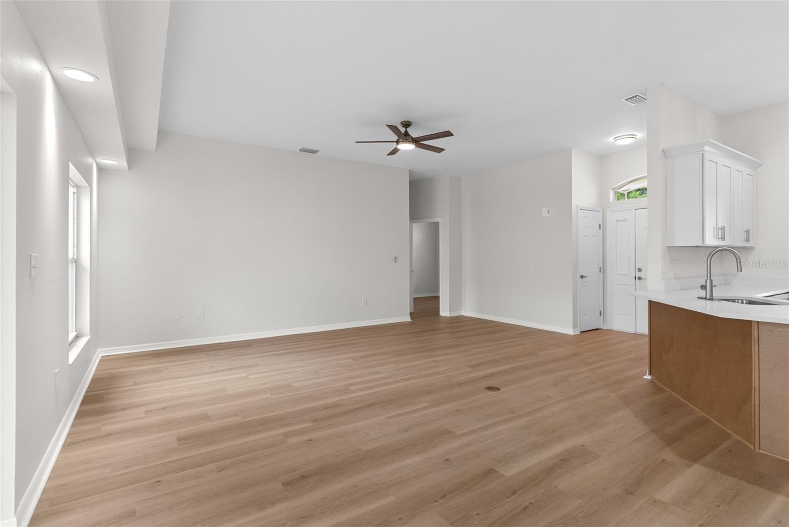 ARIANA HARBOR - Residential