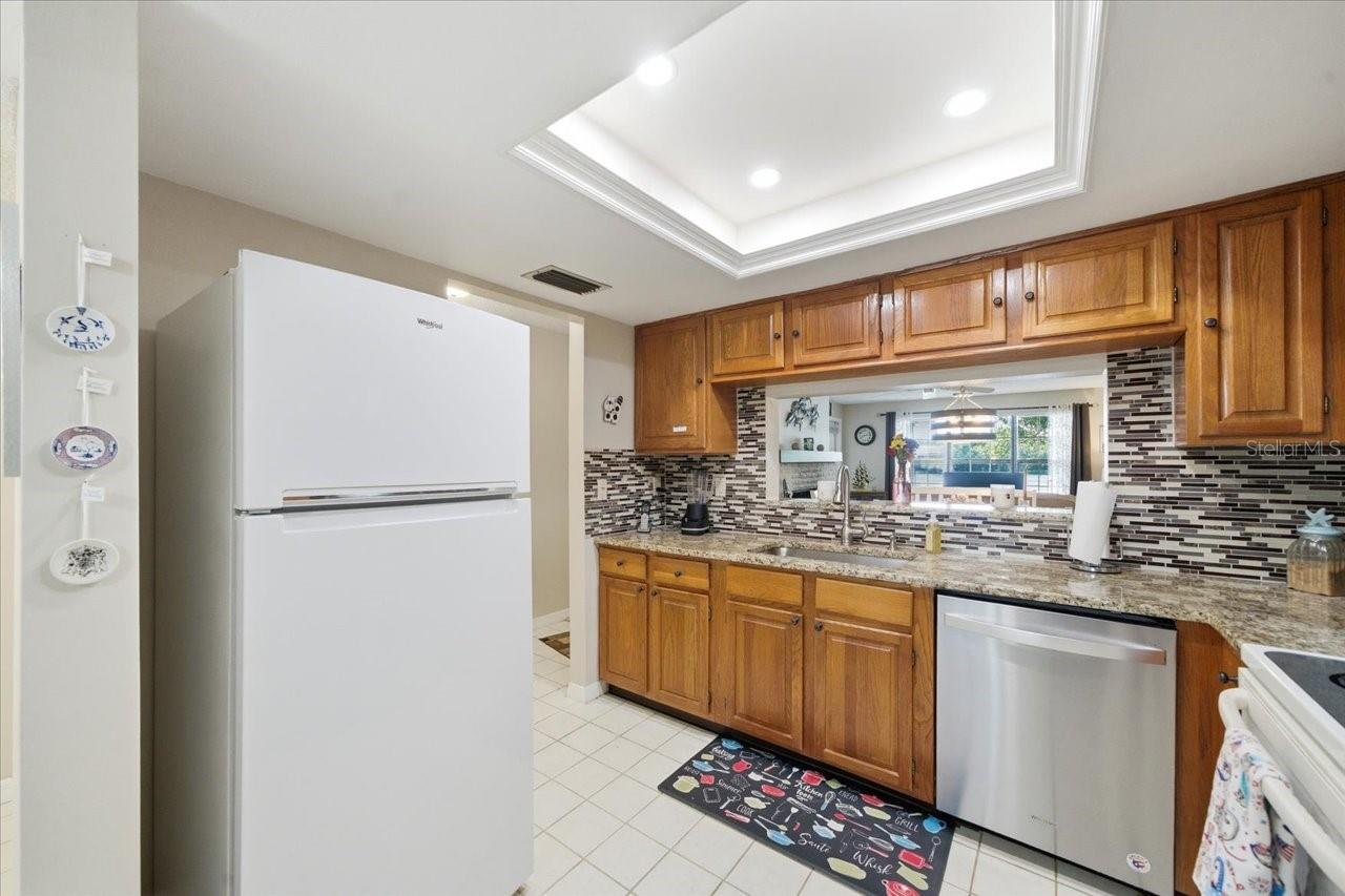 WESTCHESTER LAKE CONDO - Residential