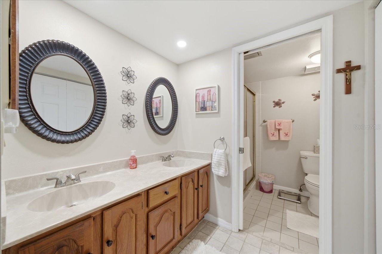 WESTCHESTER LAKE CONDO - Residential