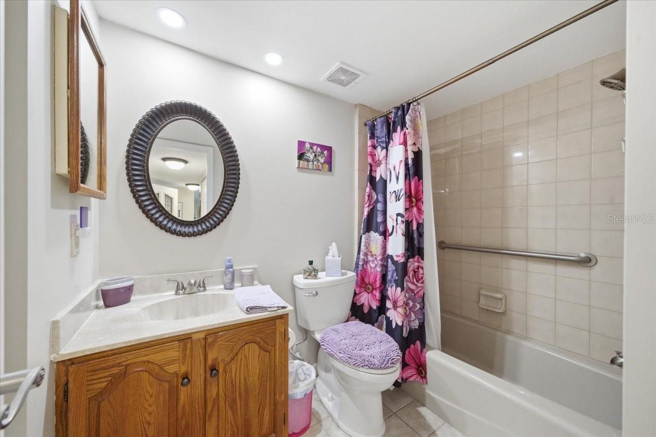 WESTCHESTER LAKE CONDO - Residential