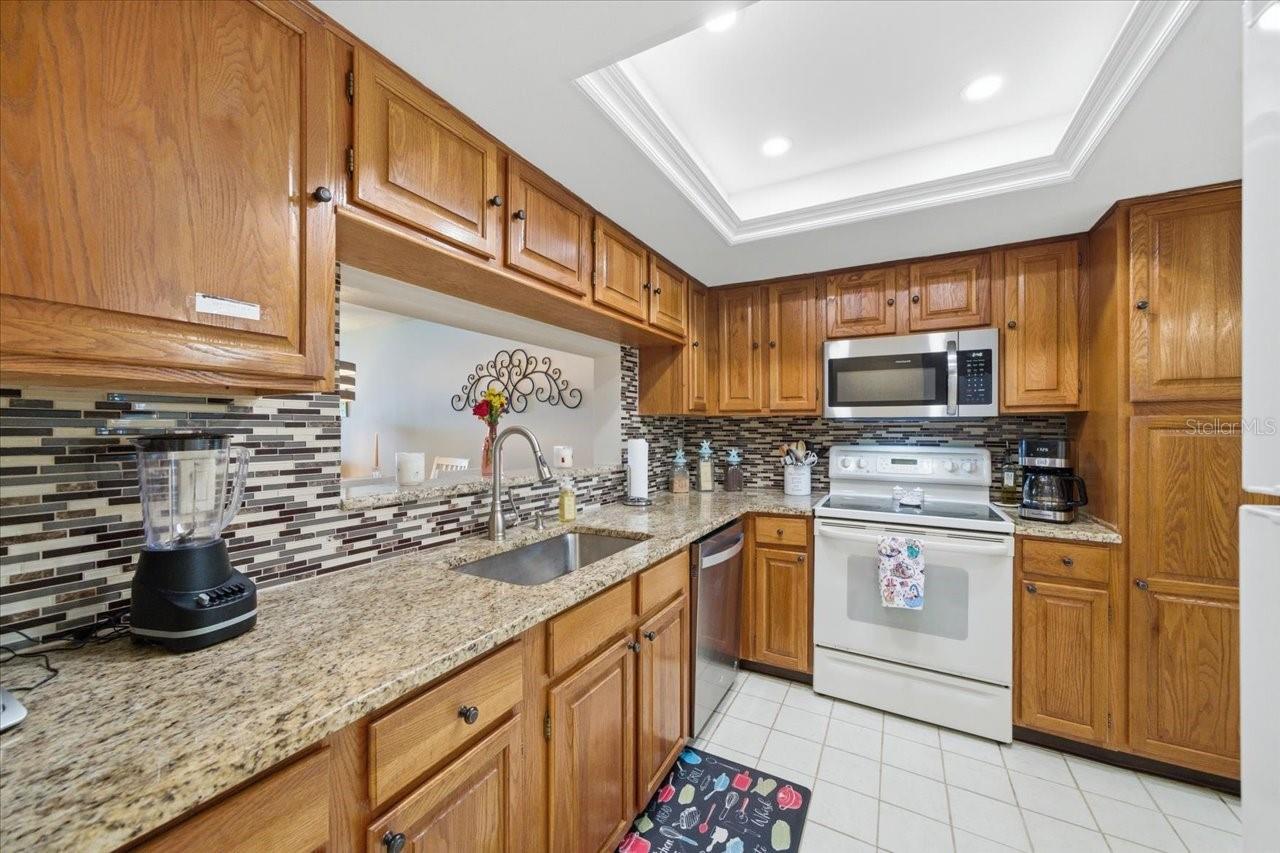 WESTCHESTER LAKE CONDO - Residential