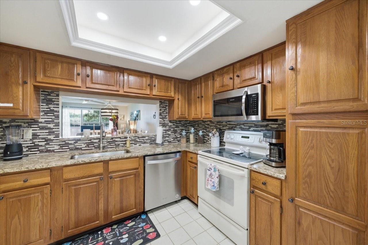 WESTCHESTER LAKE CONDO - Residential