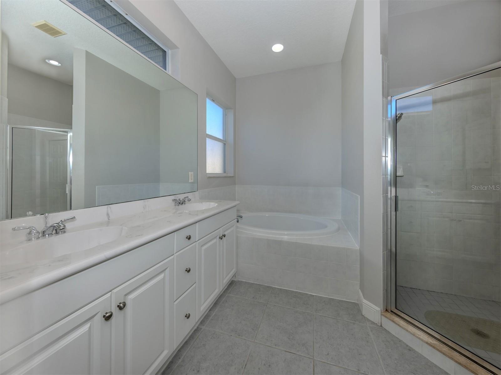 VENICE GOLF & COUNTRY CLUB - Residential