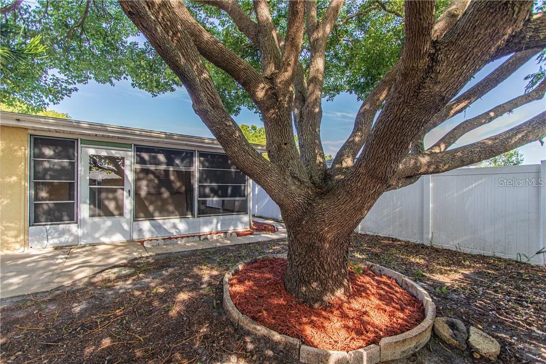 EMBASSY HILLS - Residential