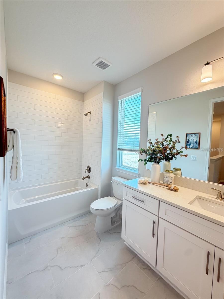 RIVER OAKS TOWNHOMES LLC - Residential
