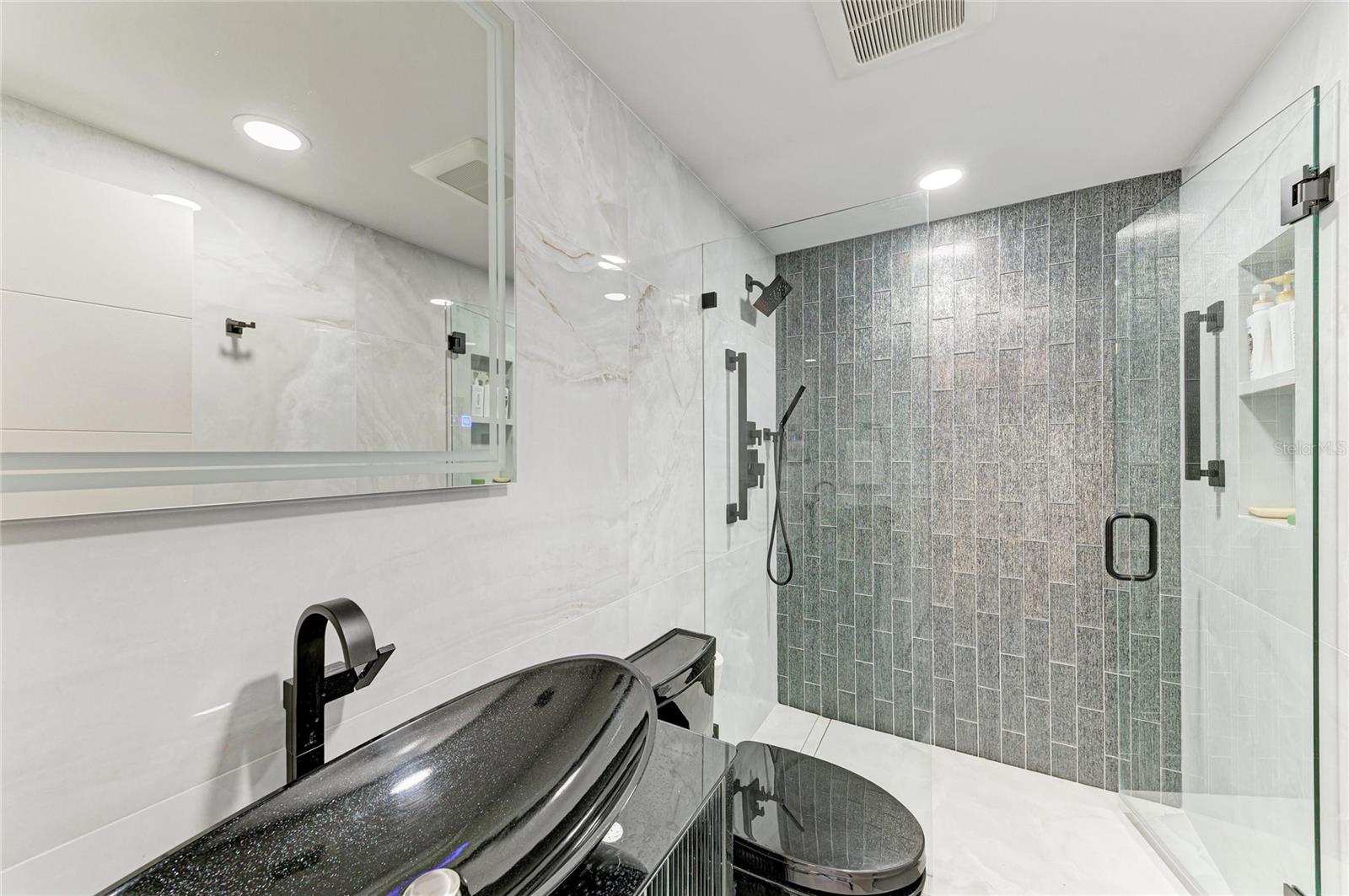 LONGBOAT KEY TOWERS - Residential Lease