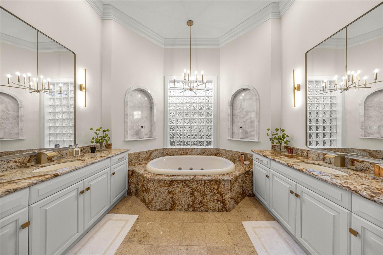 RLR GOLDEN OCALA - Residential