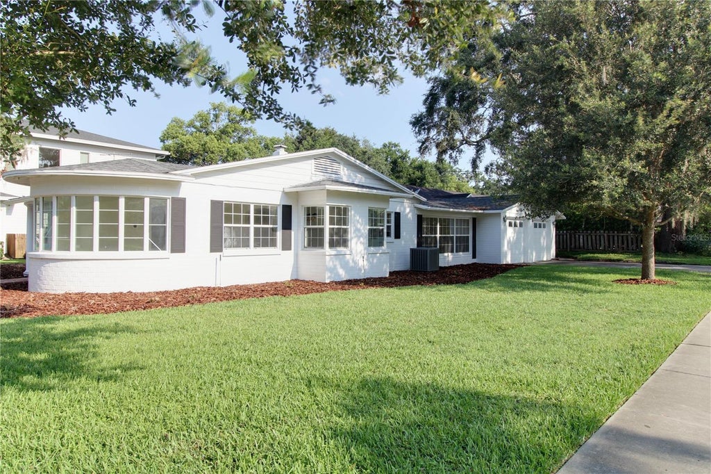 Photo of 1667 Mizell Avenue, Winter Park, FL 32789 (MLS # O6442122)