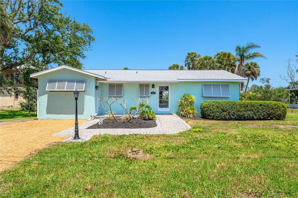 Photo of 1680 Lemon Bay Drive, Venice, FL 34293 (MLS # A4650853)