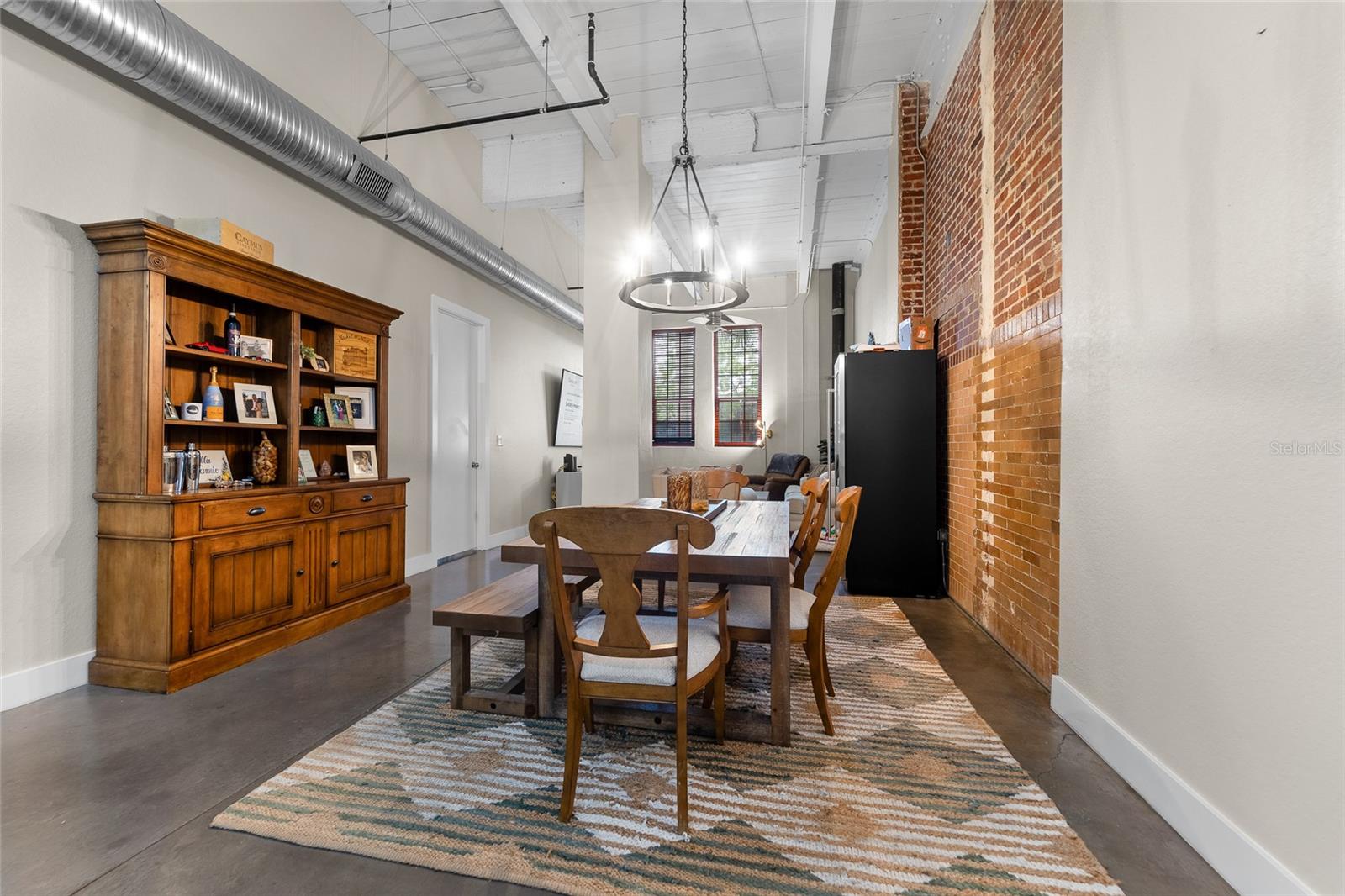 SEYBOLD LOFTS - Residential Lease