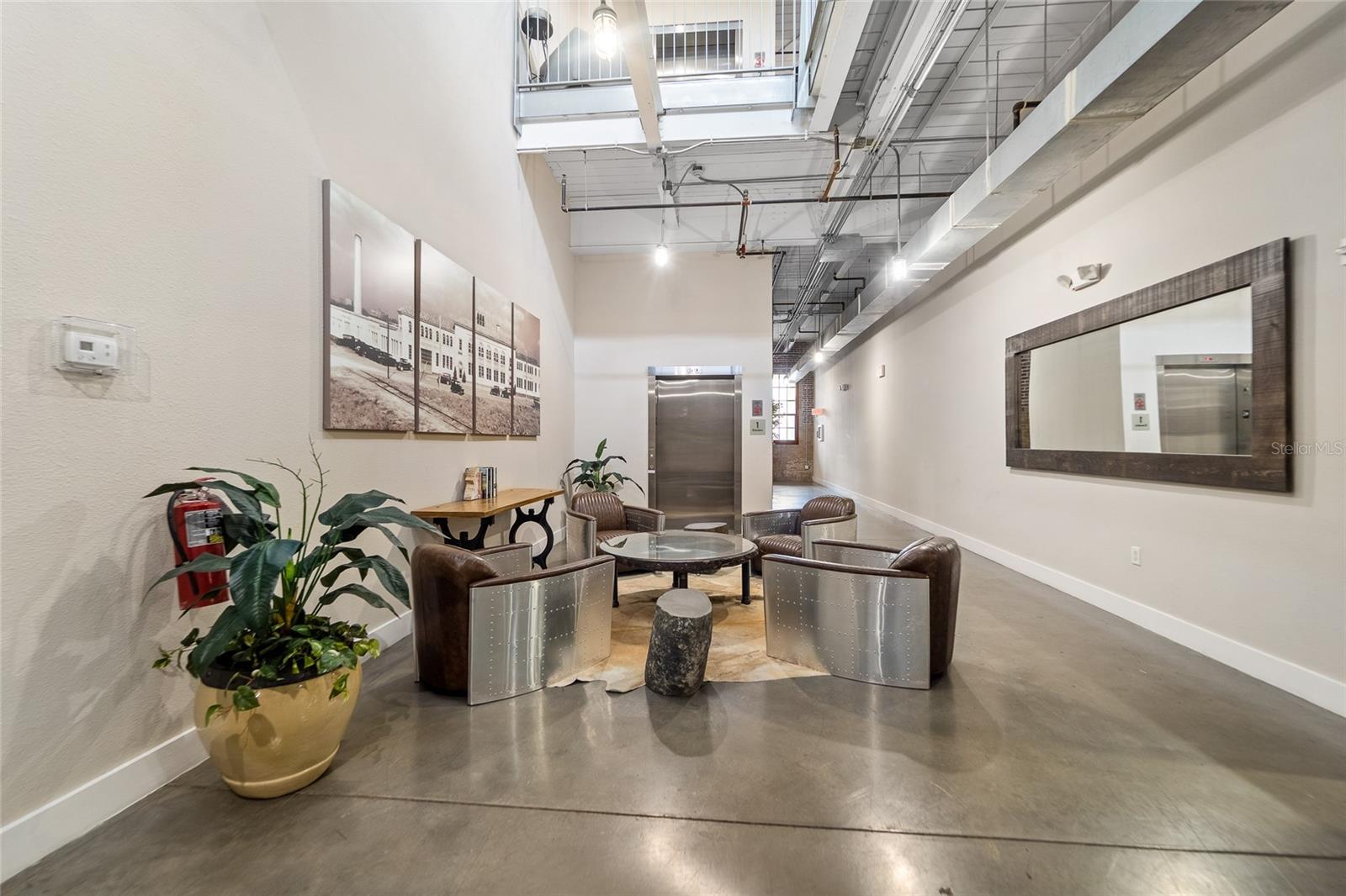 SEYBOLD LOFTS - Residential Lease
