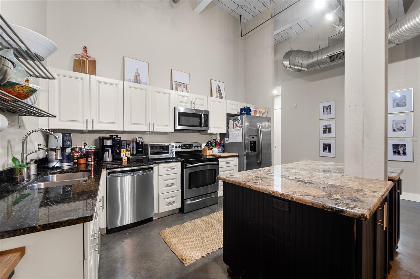 SEYBOLD LOFTS - Residential Lease