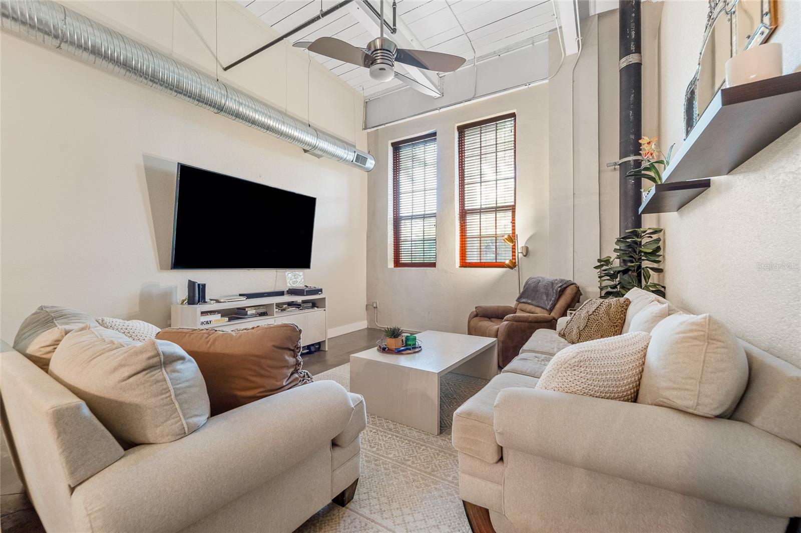 SEYBOLD LOFTS - Residential Lease