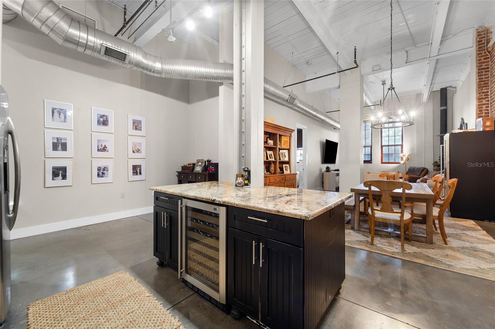 SEYBOLD LOFTS - Residential Lease