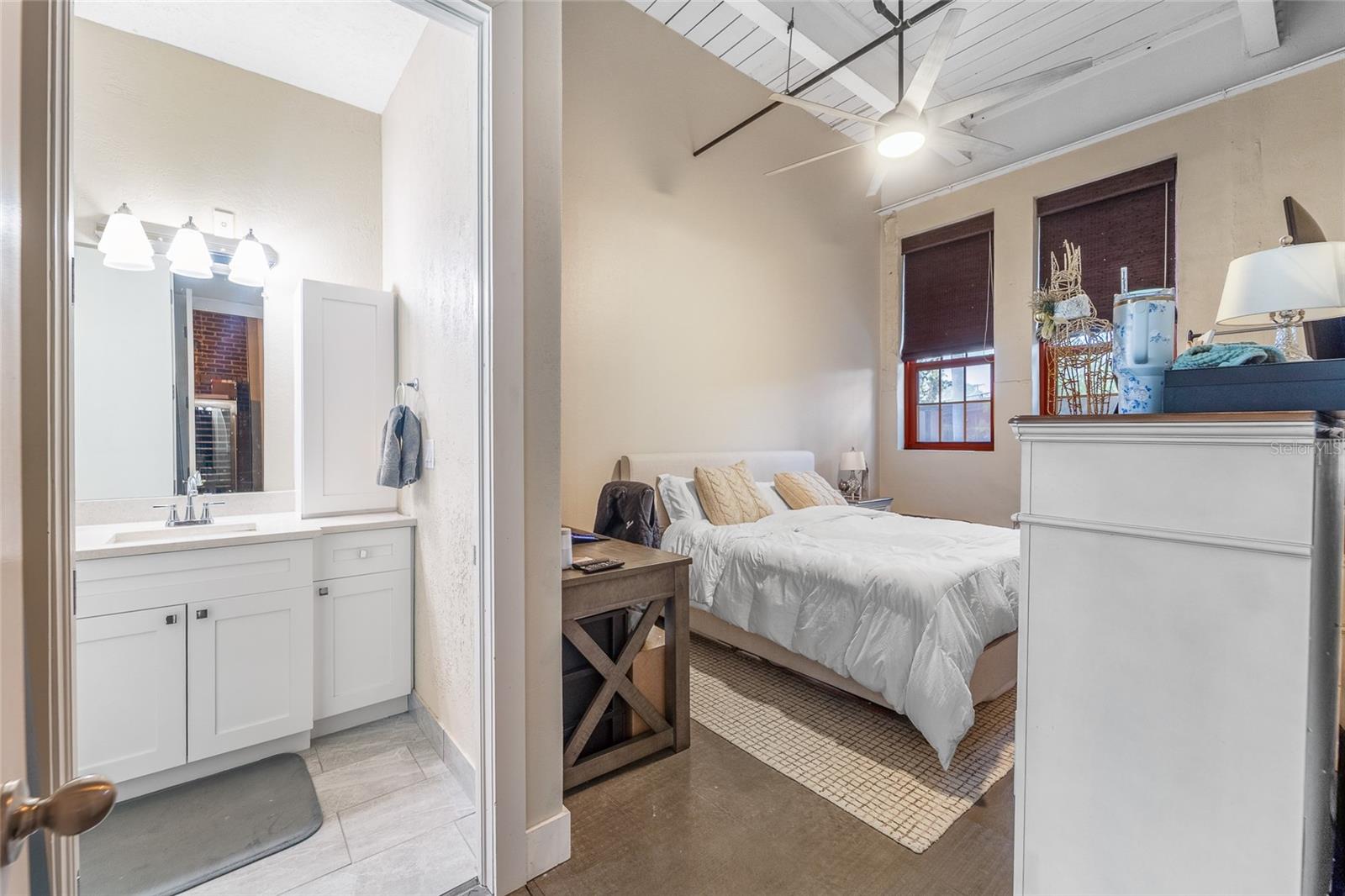 SEYBOLD LOFTS - Residential Lease