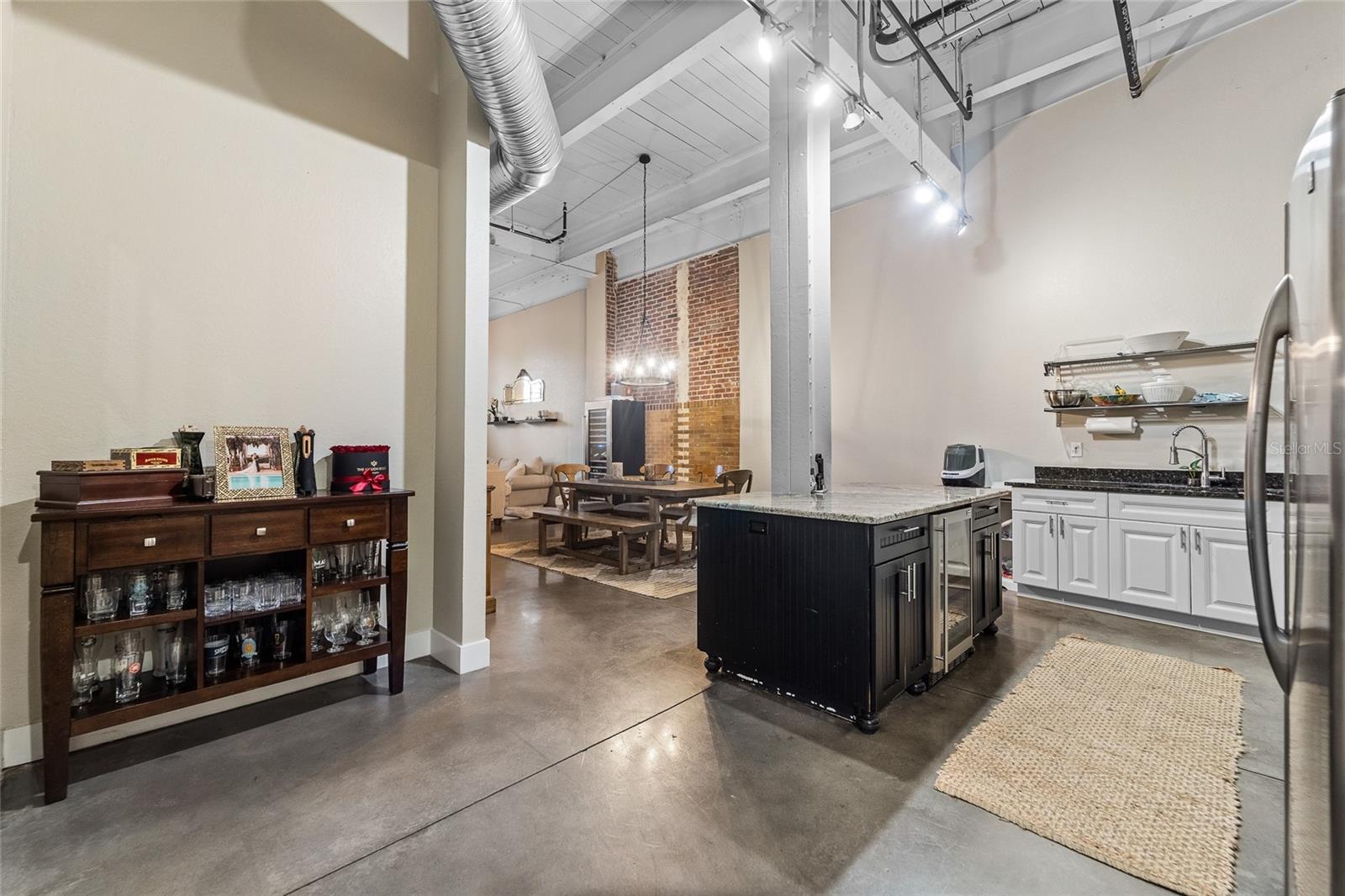 SEYBOLD LOFTS - Residential Lease