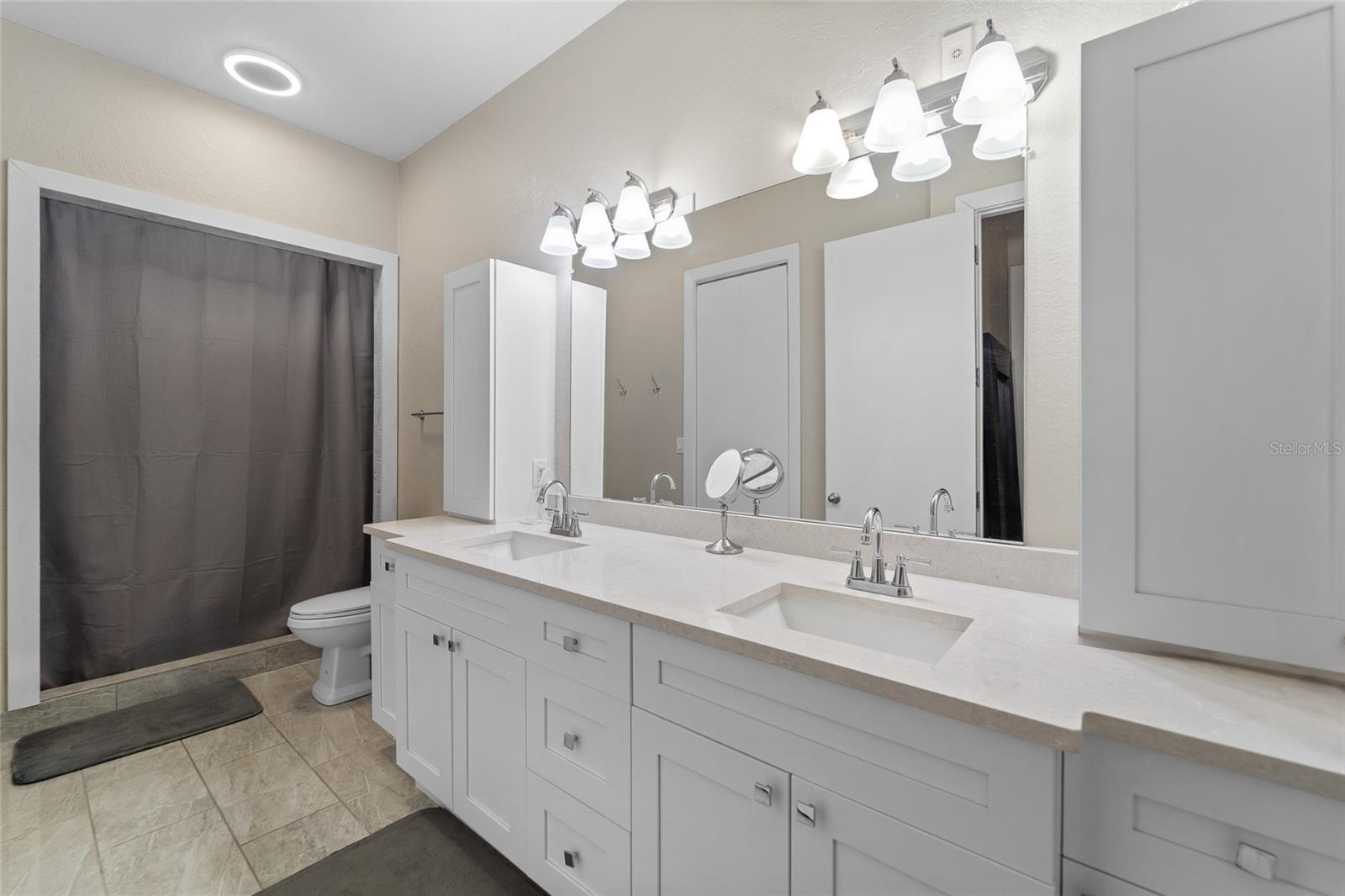 SEYBOLD LOFTS - Residential Lease