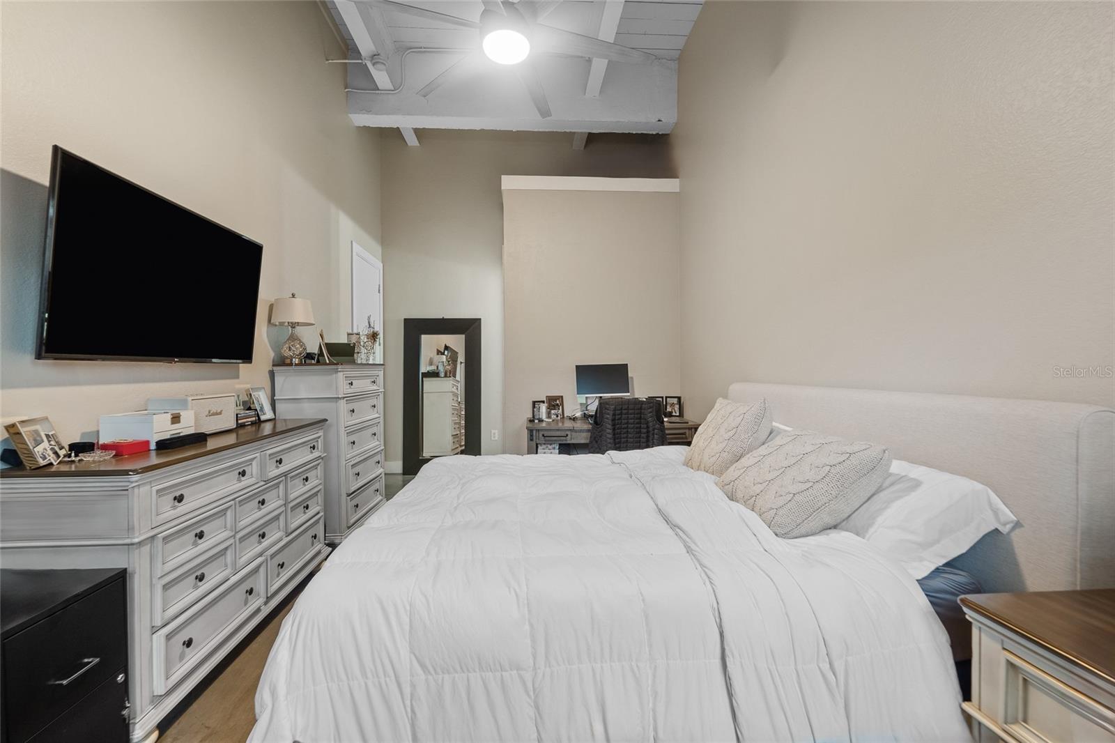 SEYBOLD LOFTS - Residential Lease