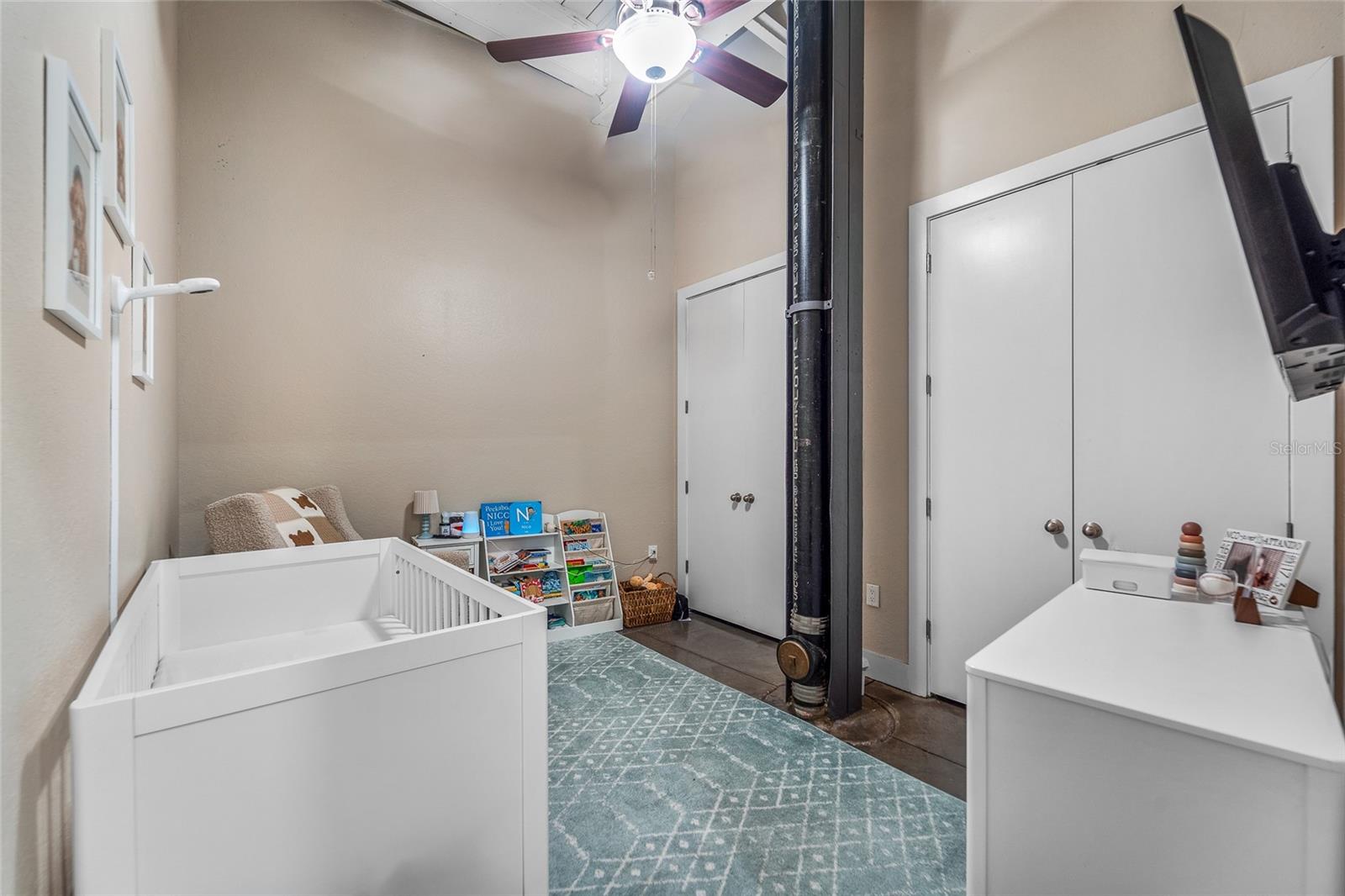 SEYBOLD LOFTS - Residential Lease