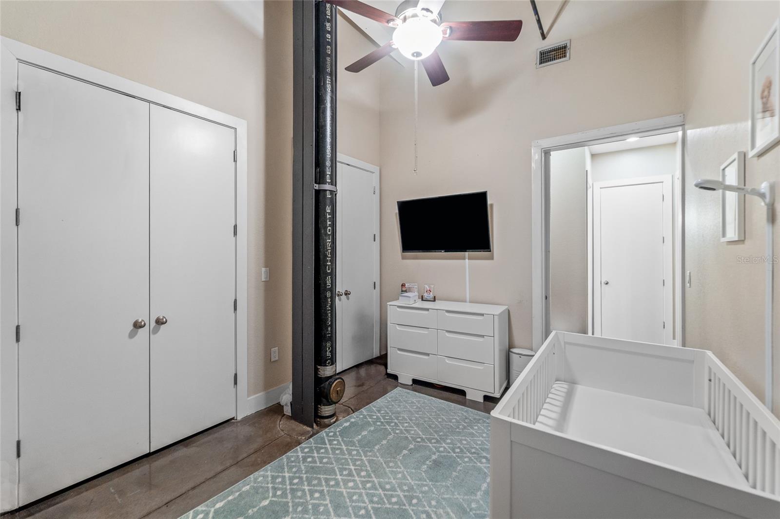 SEYBOLD LOFTS - Residential Lease