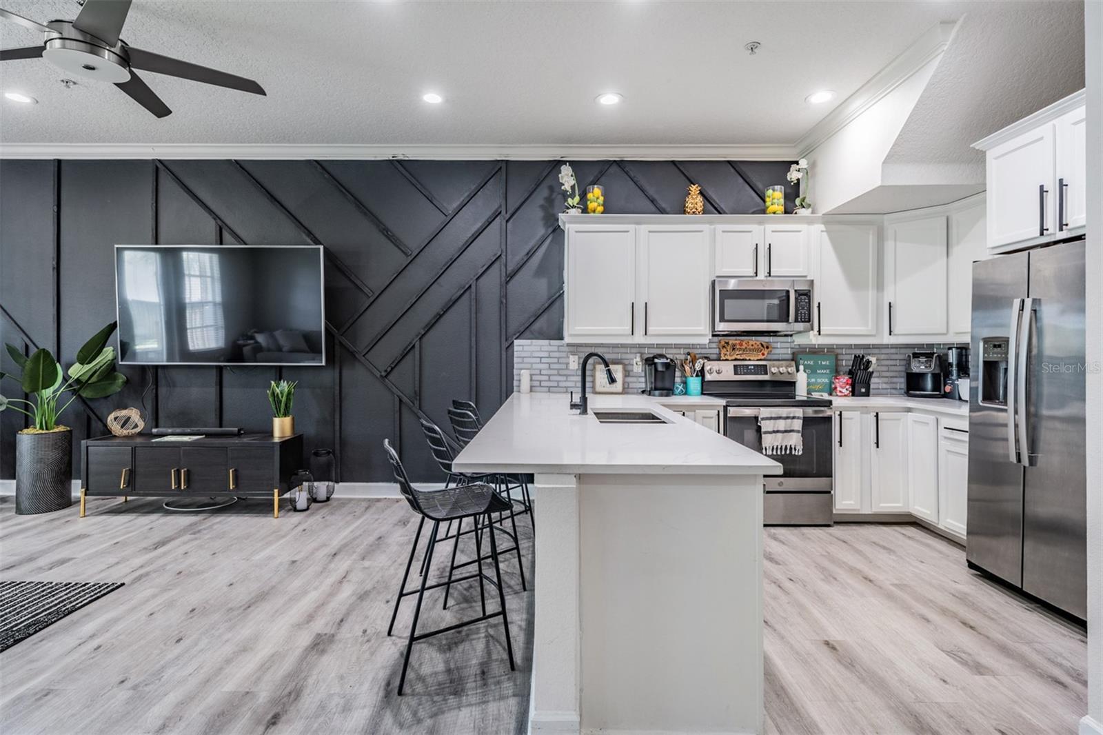 3210 W HORATIO STREET 9