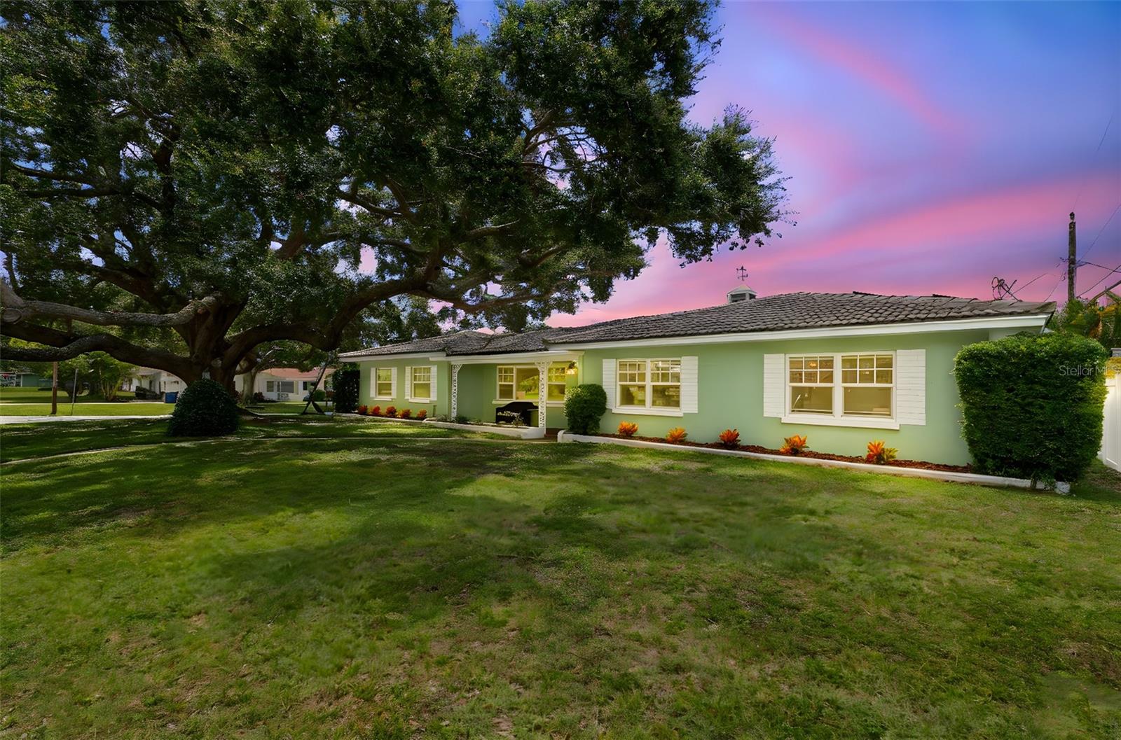 2077 MAGNOLIA DRIVE