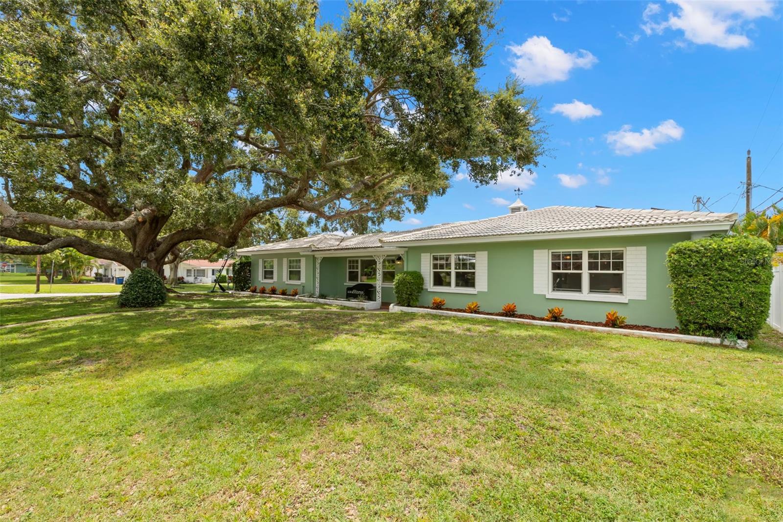 2077 MAGNOLIA DRIVE