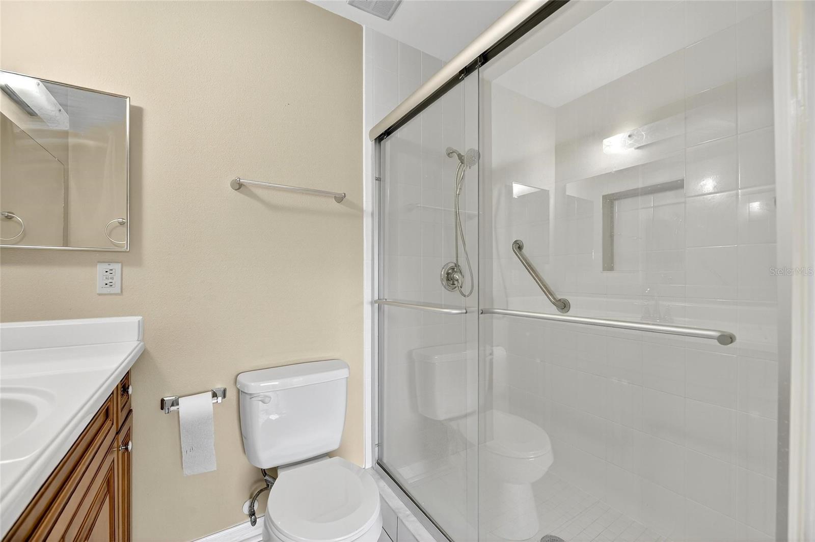 GLOUCESTER E CONDO - Residential