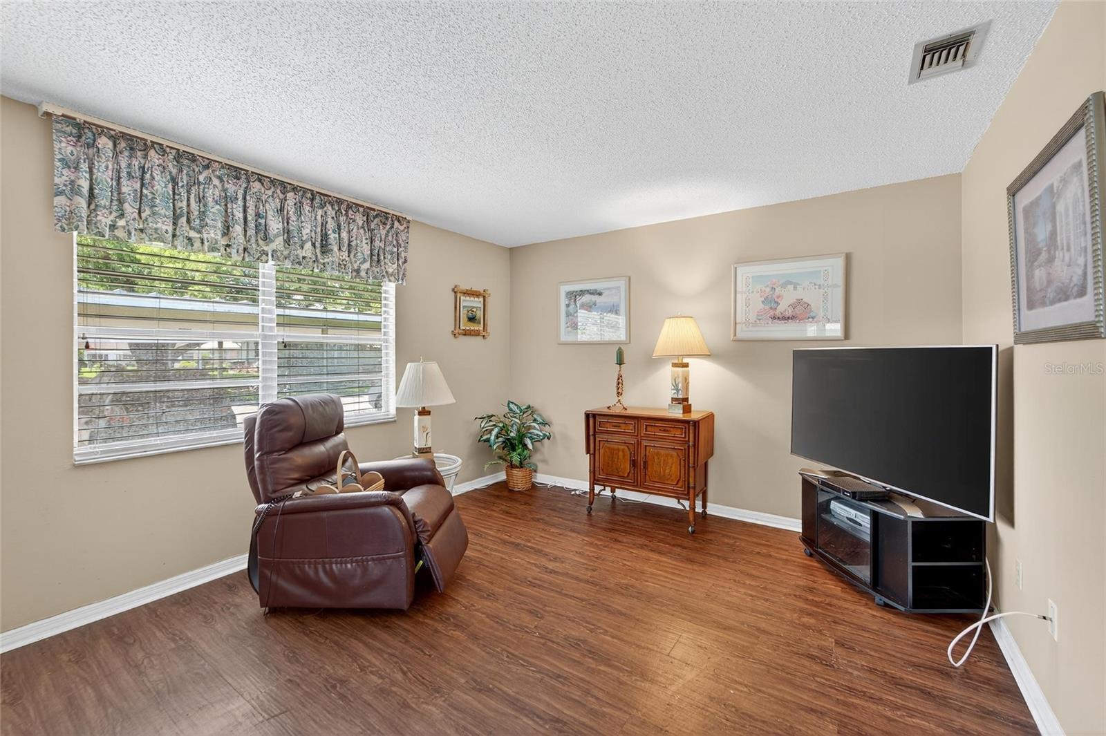 GLOUCESTER E CONDO - Residential