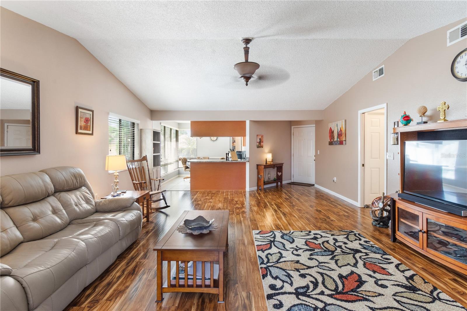 4304 LARRYS LAGOON