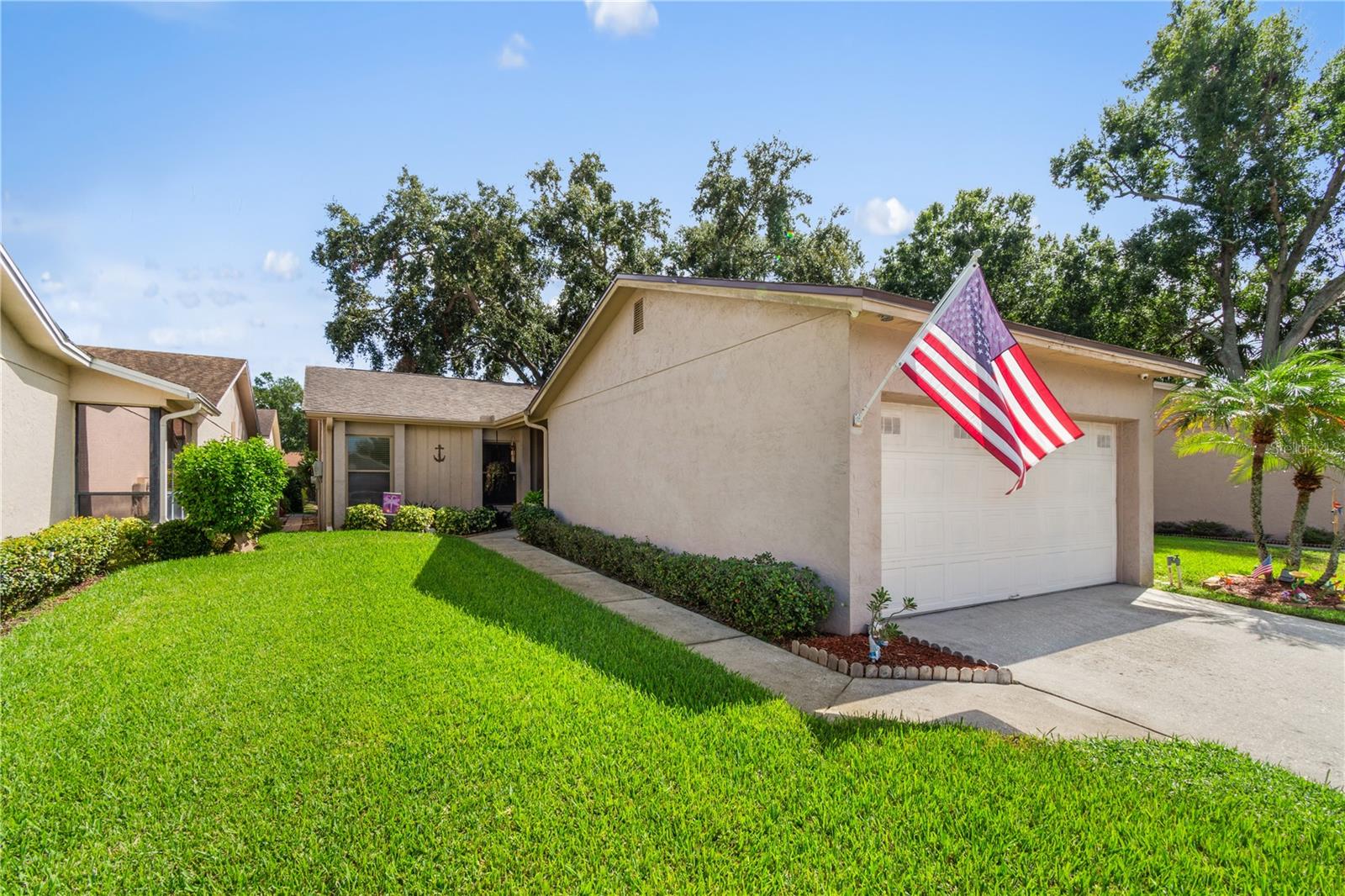 4304 LARRYS LAGOON