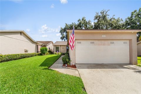 4304 LARRYS LAGOON WINTER HAVEN FL 33884